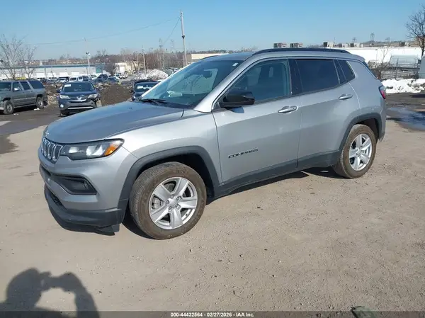 3C4NJCBB3NT197937 2022 JEEP COMPASS - Image 2