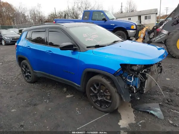 3C4NJCBB3NT213585 2022 JEEP COMPASS - Image 1