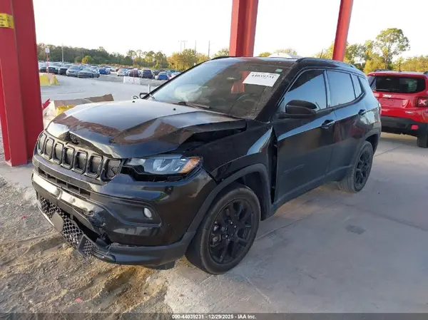 3C4NJCBB3NT235229 2022 JEEP COMPASS - Image 2