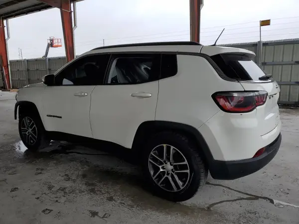 3C4NJCBB4HT624952 2017 JEEP COMPASS - Image 2