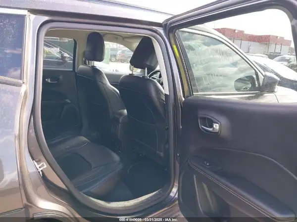 3C4NJCBB4HT632758 2017 JEEP COMPASS - Image 8