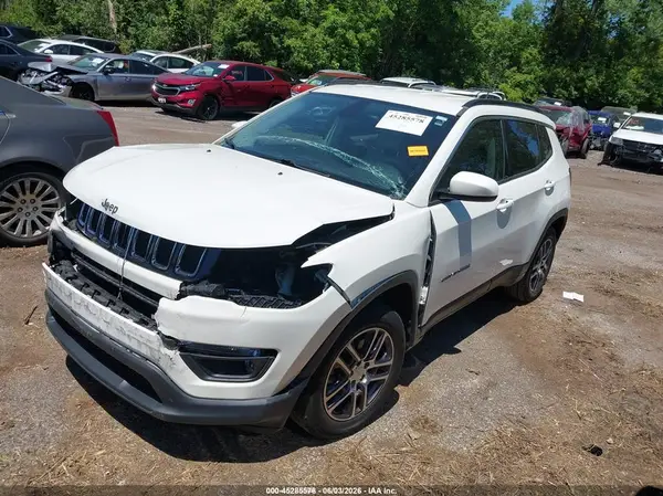 3C4NJCBB4JT102859 2018 JEEP COMPASS - Image 2