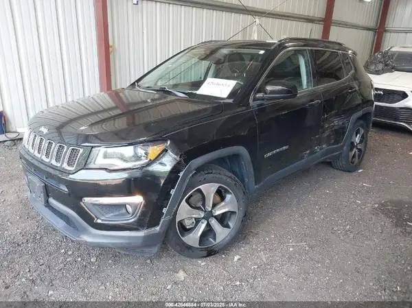 3C4NJCBB4JT125252 2018 JEEP COMPASS - Image 2