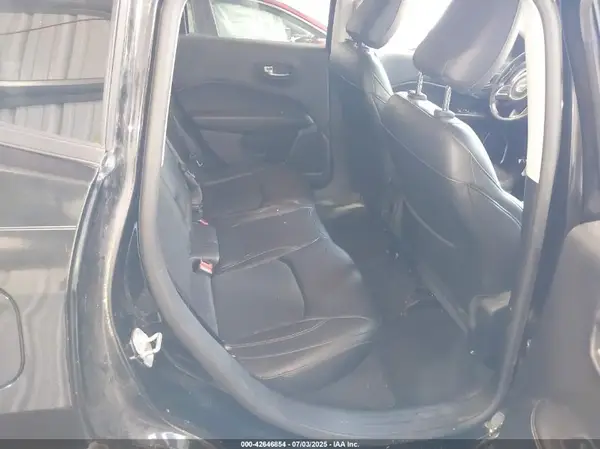 3C4NJCBB4JT125252 2018 JEEP COMPASS - Image 8