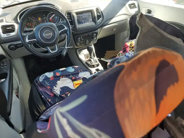 3C4NJCBB4JT134145 2018 JEEP COMPASS - Image 8