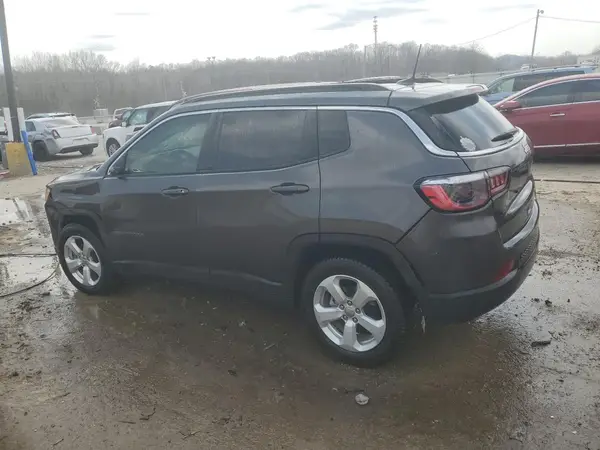 3C4NJCBB4JT139880 2018 JEEP COMPASS - Image 2