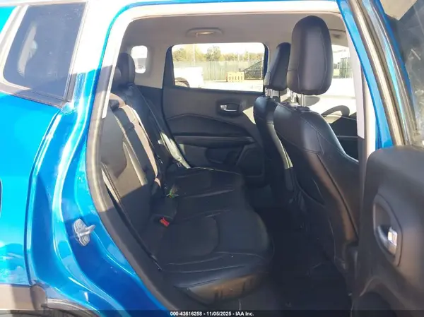 3C4NJCBB4JT165525 2018 JEEP COMPASS - Image 8