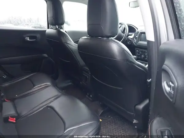 3C4NJCBB4JT182373 2018 JEEP COMPASS - Image 8