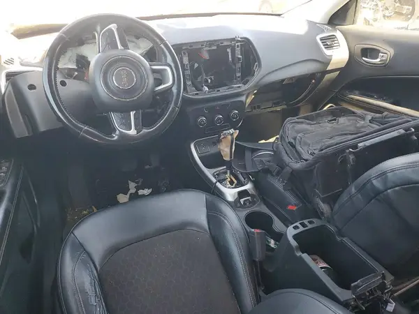 3C4NJCBB4JT194619 2018 JEEP COMPASS - Image 8