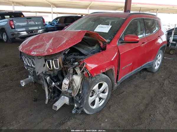 3C4NJCBB4JT204274 2018 JEEP COMPASS - Image 2