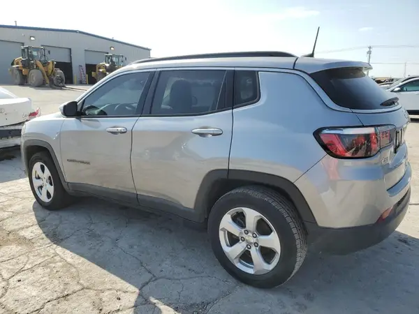 3C4NJCBB4JT212973 2018 JEEP COMPASS - Image 2