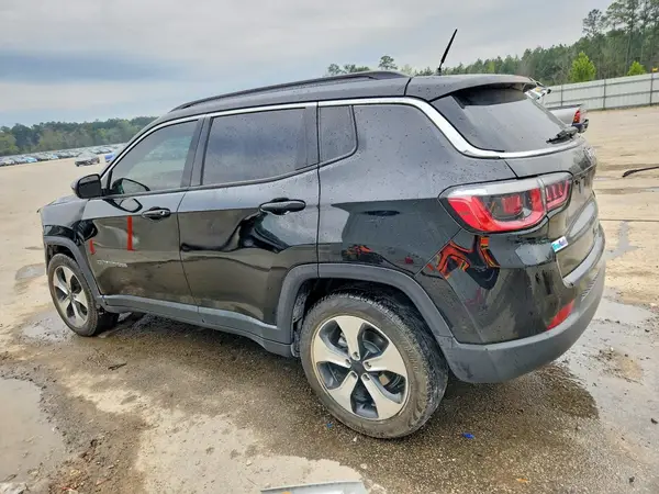 3C4NJCBB4JT227926 2018 JEEP COMPASS - Image 2
