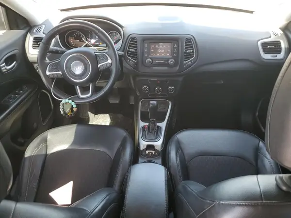 3C4NJCBB4JT233760 2018 JEEP COMPASS - Image 8
