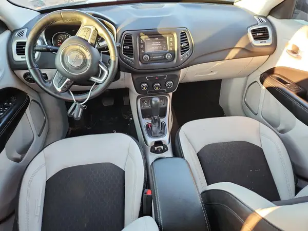 3C4NJCBB4JT272106 2018 JEEP COMPASS - Image 8