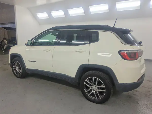 3C4NJCBB4JT286510 2018 JEEP COMPASS - Image 2