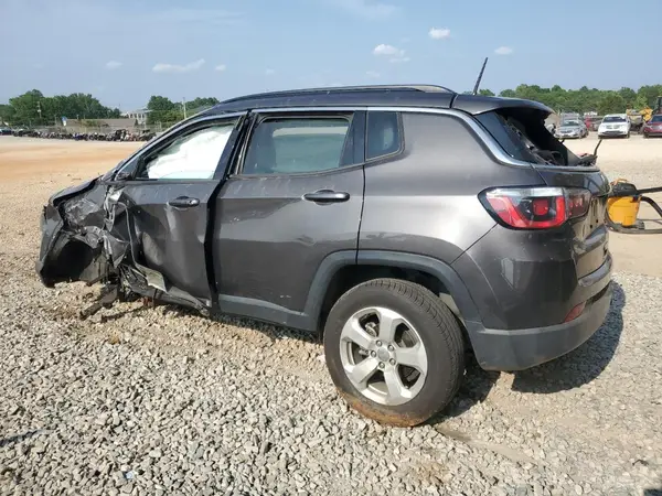 3C4NJCBB4JT286569 2018 JEEP COMPASS - Image 2