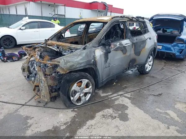 3C4NJCBB4JT293165 2018 JEEP COMPASS - Image 2