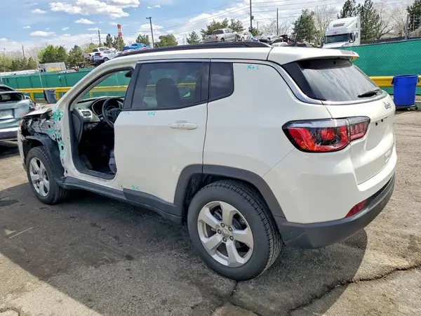 3C4NJCBB4JT376787 2018 JEEP COMPASS - Image 2