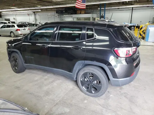 3C4NJCBB4JT408279 2018 JEEP COMPASS - Image 2
