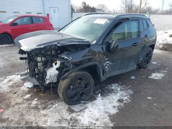 3C4NJCBB4JT411540 2018 JEEP COMPASS - Image 2