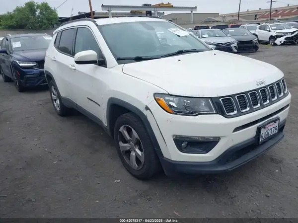 3C4NJCBB4JT441136 2018 JEEP COMPASS - Image 1