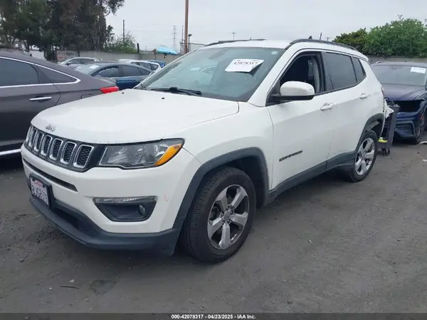 3C4NJCBB4JT441136 2018 JEEP COMPASS - Image 2