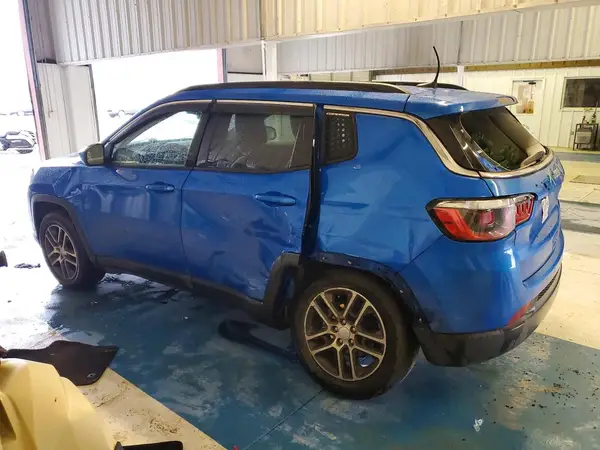 3C4NJCBB4JT462259 2018 JEEP COMPASS - Image 2