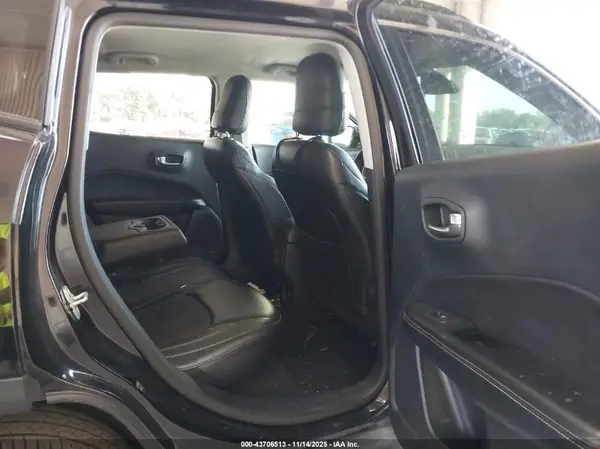 3C4NJCBB4JT488747 2018 JEEP COMPASS - Image 8