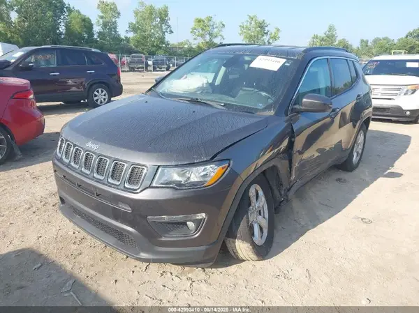3C4NJCBB4KT613540 2019 JEEP COMPASS - Image 2