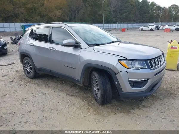 3C4NJCBB4KT685869 2019 JEEP COMPASS - Image 1