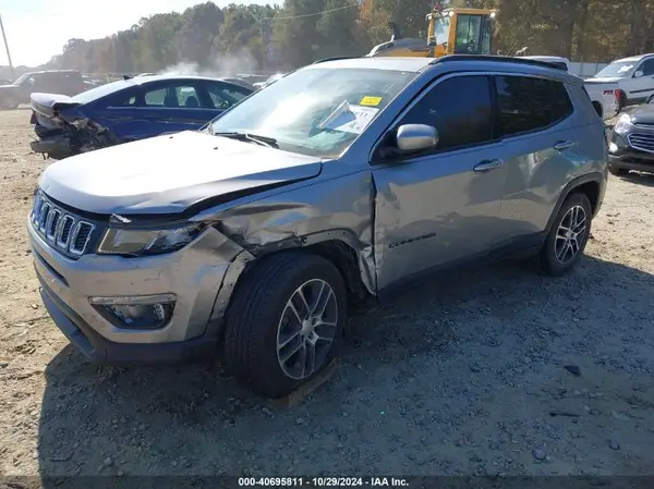 3C4NJCBB4KT685869 2019 JEEP COMPASS - Image 2