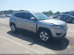 3C4NJCBB4KT699769 2019 JEEP COMPASS