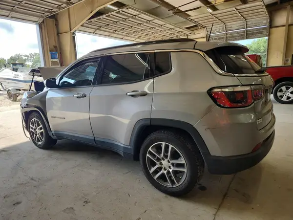 3C4NJCBB4KT730650 2019 JEEP COMPASS - Image 2