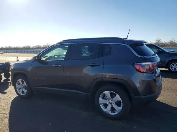 3C4NJCBB4KT750042 2019 JEEP COMPASS - Image 2