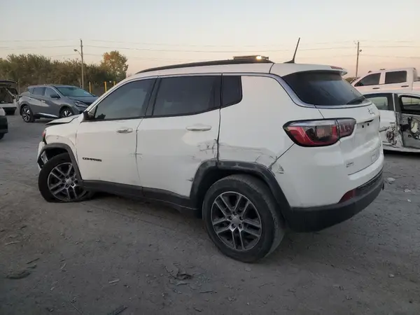 3C4NJCBB4KT755855 2019 JEEP COMPASS - Image 2