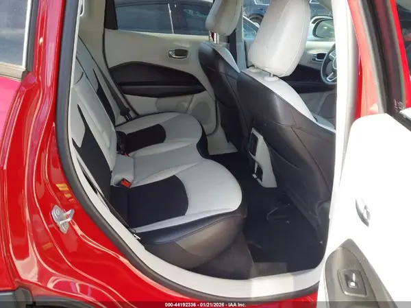 3C4NJCBB4KT769741 2019 JEEP COMPASS - Image 8