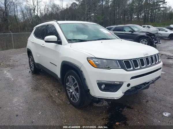 3C4NJCBB4KT832983 2019 JEEP COMPASS - Image 1