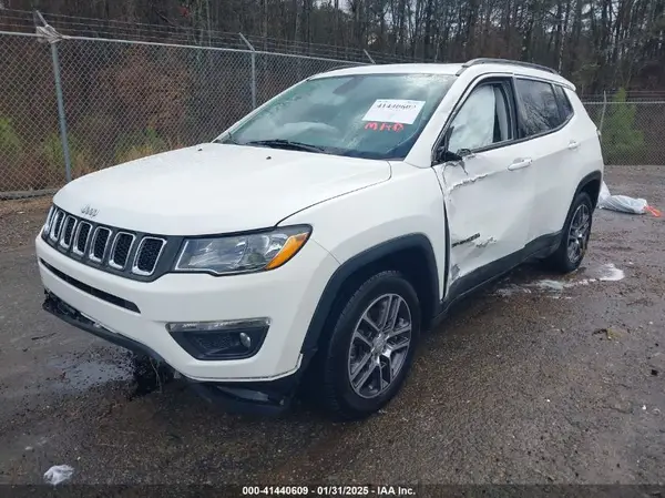 3C4NJCBB4KT832983 2019 JEEP COMPASS - Image 2