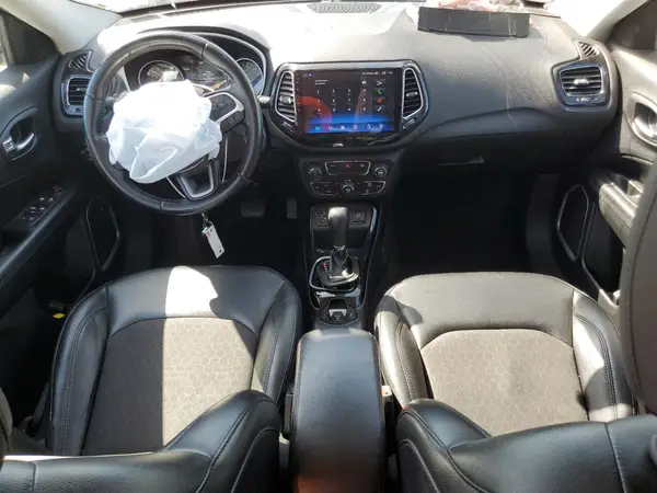 3C4NJCBB4KT833213 2019 JEEP COMPASS - Image 8
