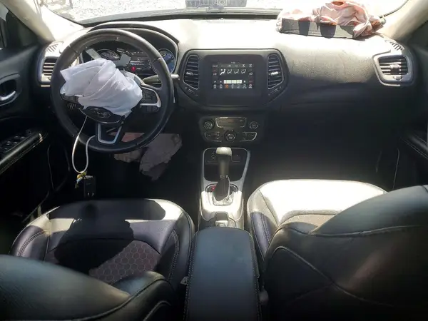 3C4NJCBB4KT851520 2019 JEEP COMPASS - Image 8