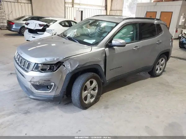 3C4NJCBB4LT162367 2020 JEEP COMPASS - Image 2