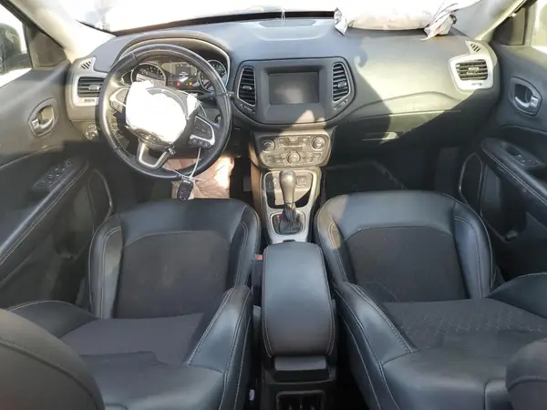 3C4NJCBB4LT257074 2020 JEEP COMPASS - Image 8