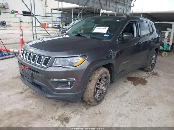 3C4NJCBB4LT258791 2020 JEEP COMPASS - Image 2
