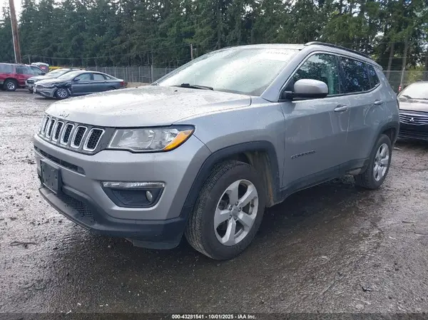 3C4NJCBB4MT585435 2021 JEEP COMPASS - Image 2