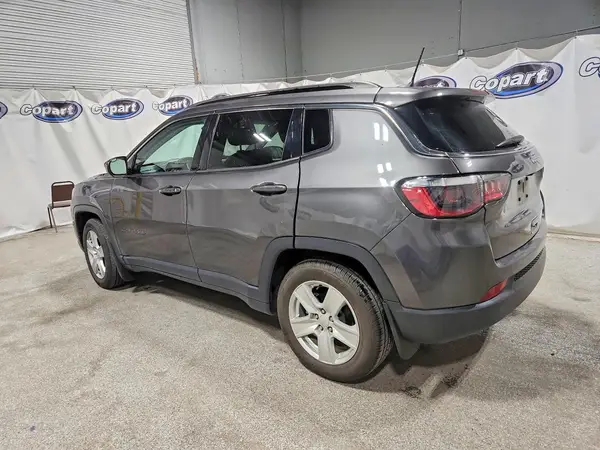 3C4NJCBB4NT138136 2022 JEEP COMPASS - Image 2