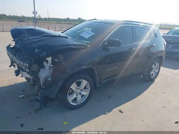 3C4NJCBB4NT156491 2022 JEEP COMPASS - Image 2
