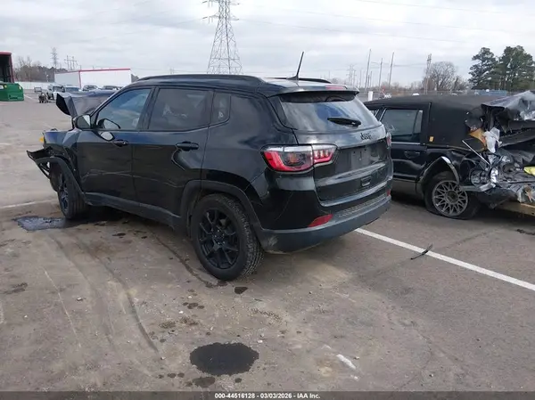 3C4NJCBB4NT178037 2022 JEEP COMPASS - Image 2