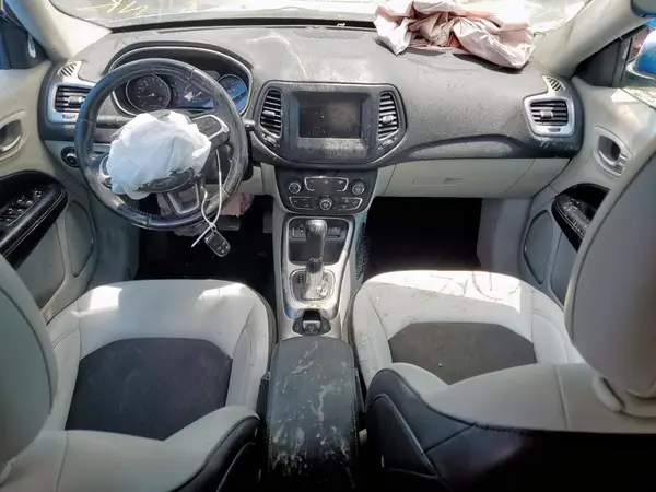 3C4NJCBB5HT629643 2017 JEEP COMPASS - Image 8