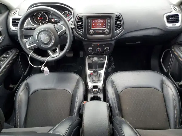 3C4NJCBB5HT643087 2017 JEEP COMPASS - Image 8