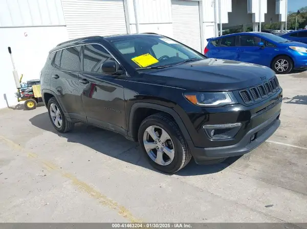 3C4NJCBB5JT102532 2018 JEEP COMPASS - Image 1